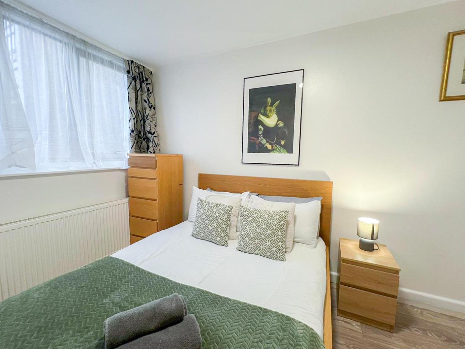 Cosy 3 Bedroom 3 Bathroom Flat With Private Garden- Maida Vale, Near Paddington Apartment *