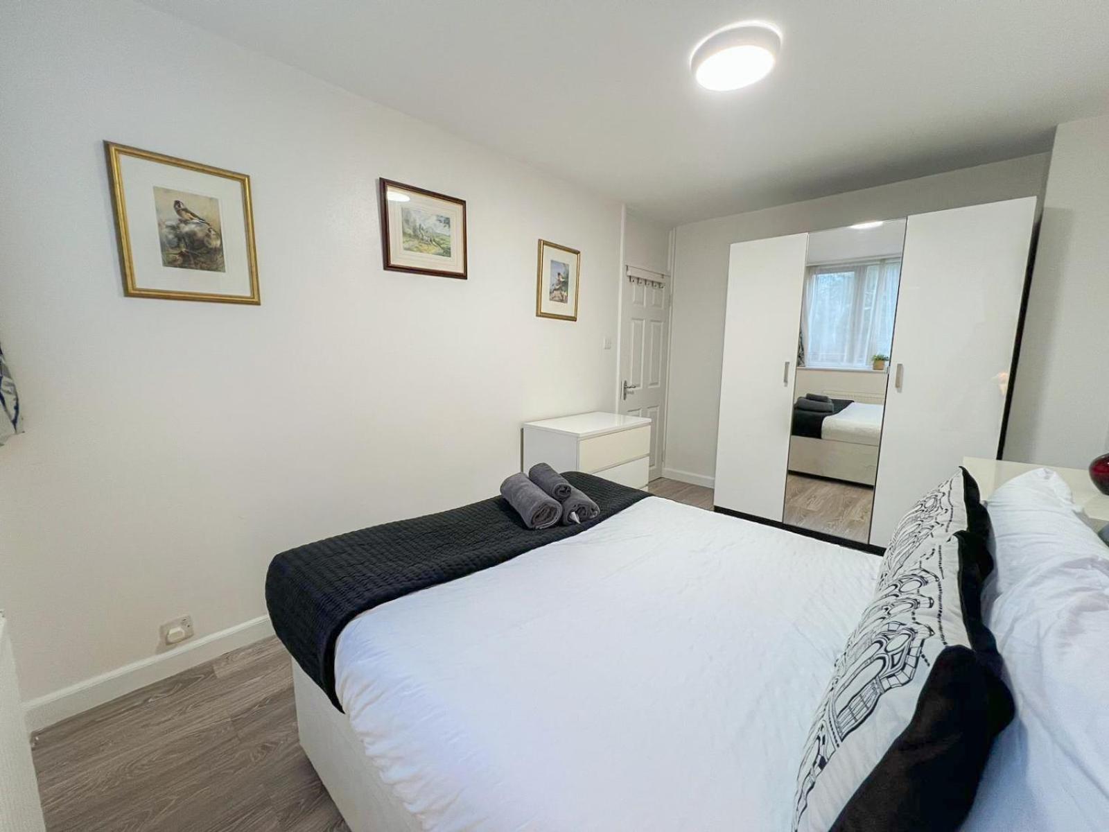Cosy 3 Bedroom 3 Bathroom Flat With Private Garden- Maida Vale, Near Paddington Apartment London