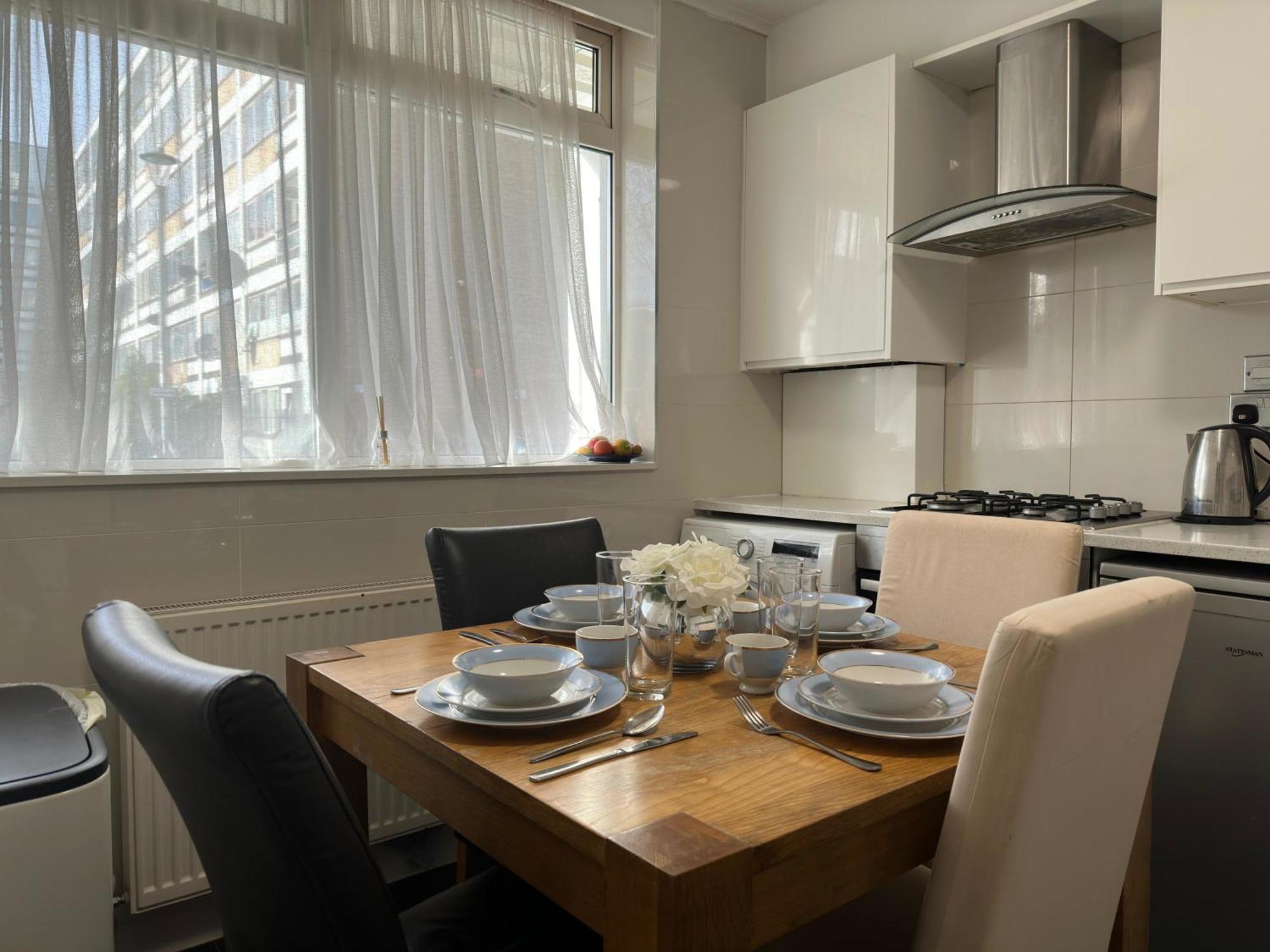 Cosy 3 Bedroom 3 Bathroom Flat With Private Garden- Maida Vale, Near Paddington Apartment